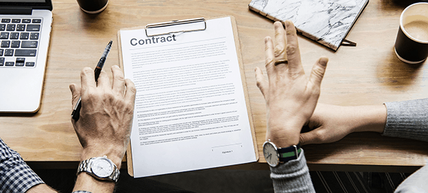 Contractor negotiating a contract with an engaging company